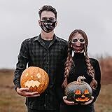 Party Fun Mask, esta máscara está diseñada con un patrón divertido, hecha de algodón puro, a prueba de polvo y antivaho, se puede lavar y reutilizar. Definitivamente el mejor regalo para niños, familiares y amigos en una fiesta de Halloween. Cada uno contiene 2 máscaras de Halloween envueltas individualmente con diferentes patrones.
