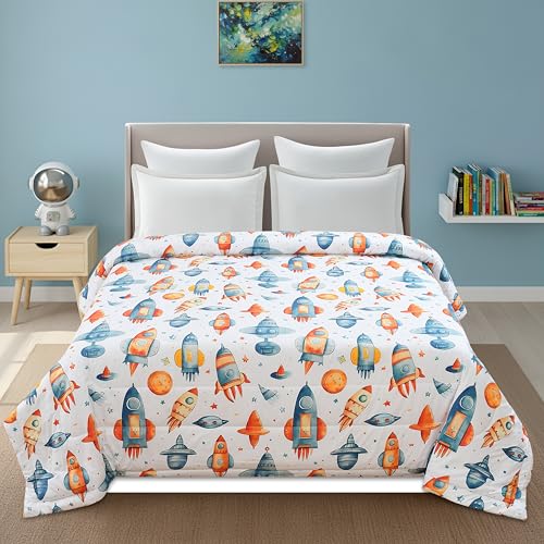 Image of FRESH FROM LOOM Rotary Printed Micro Fiber Comforter | Dohar | Quit | Double Bed | Double Weaved | Washable | Hypoallergenic Skin Friendly (White-Rocket | 90 x 95 Inch)