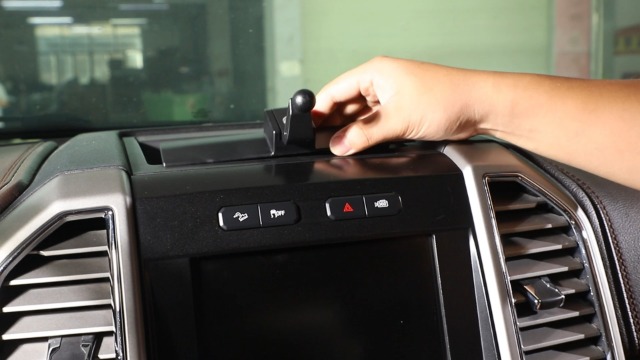 SUPPORTO IN ABS PORTA CELLULARE DA CRUSCOTTO PER FIAT QUBO SUPPORTO IN ABS PORTA CELLULARE DA CRUSCOTTO PER FIAT QUBO