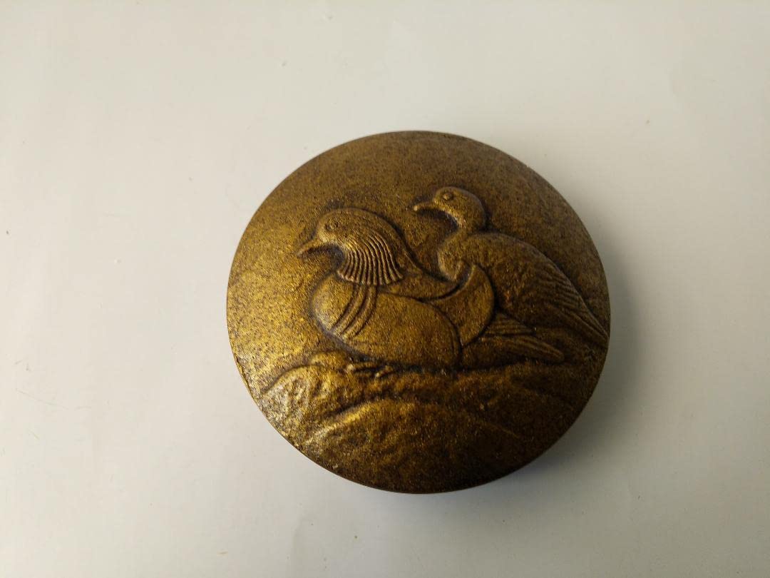 高岡銅器 村田宏 朱肉入れ 青銅製 新品 未使用 非売品 贈呈品 です。 高岡銅器 村田宏 朱肉入れ 青銅製 新品 未使用 非売品 贈呈品