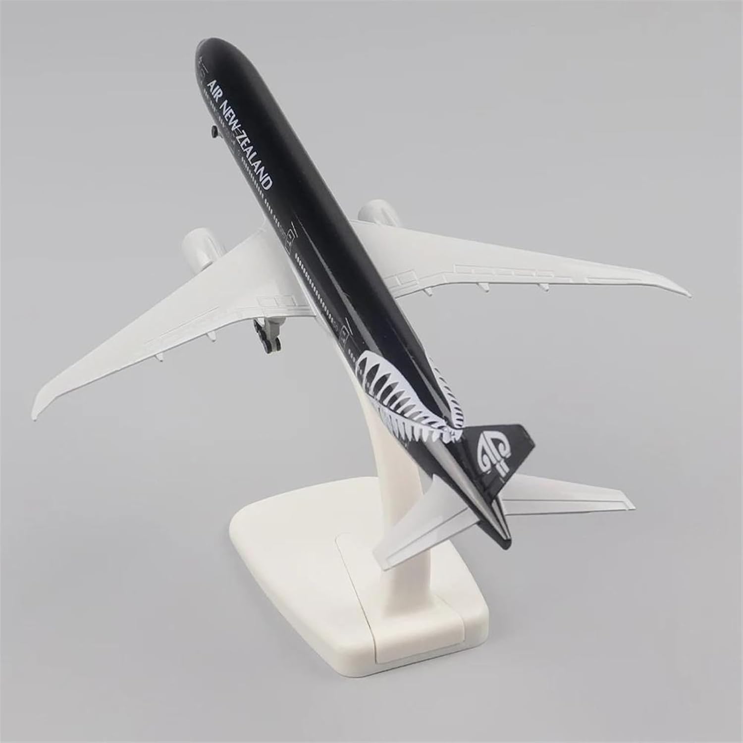 Miniature Scale Metal Aircraft Model 20cm1:400 New Zealand Boeing777 Aviation Simulation Boy Gift Flying Toy Game Kits