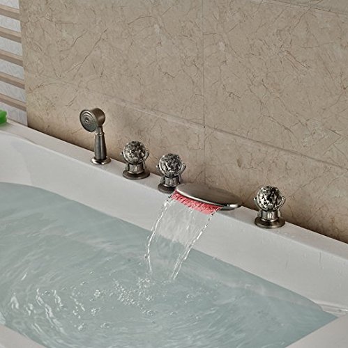 Bec cascade de salle de bain nickel brossé pour baignoire relaxante