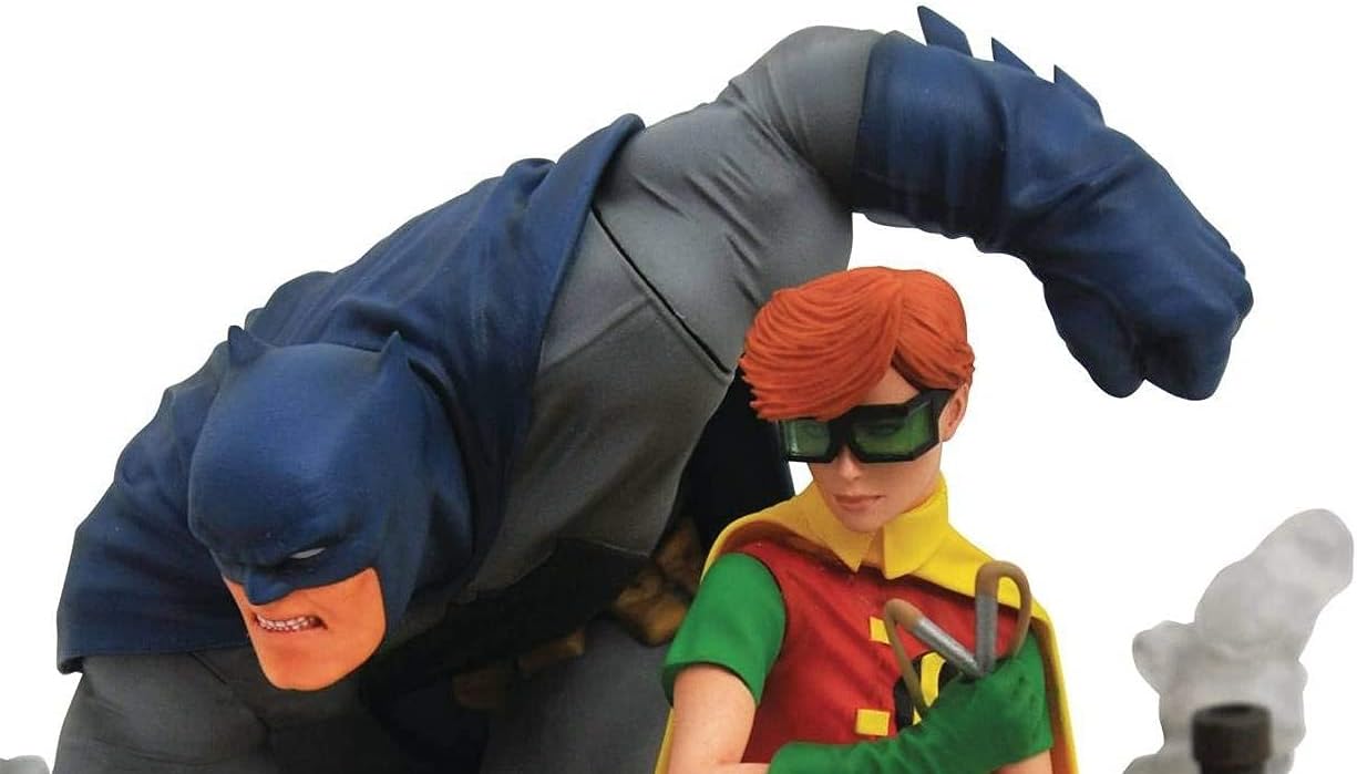 DIAMOND SELECT TOYS DC Gallery: The Dark Knight Returns Batman & Robin Deluxe PVC Figure Diorama, Multicolor