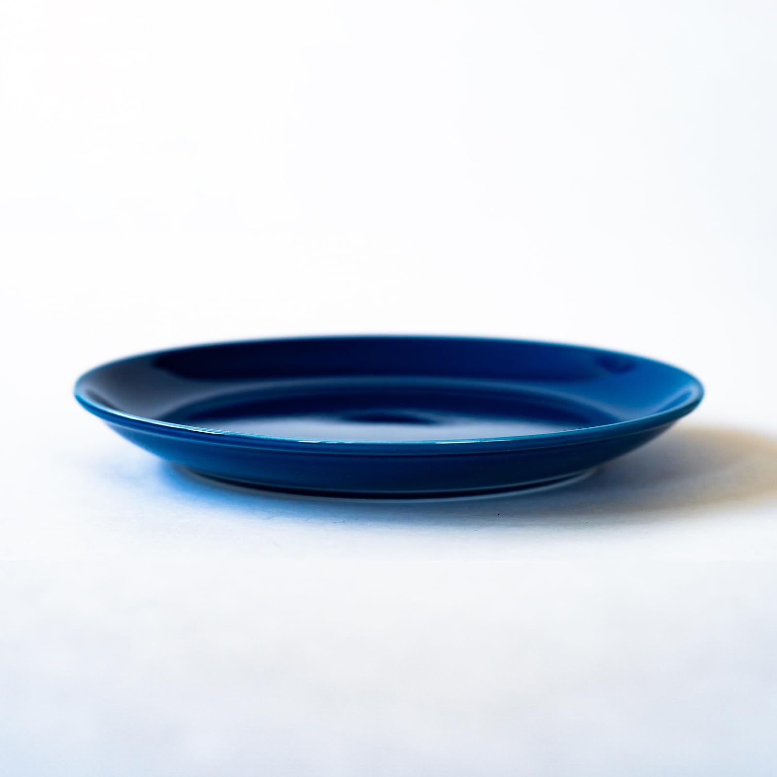 Saikaitoki 13209 Hasami Ware Common Plate, Navy, Diameter Approx. 7.1 inches (18 cm), Microwave and Dishwasher Safe, Made in Japan