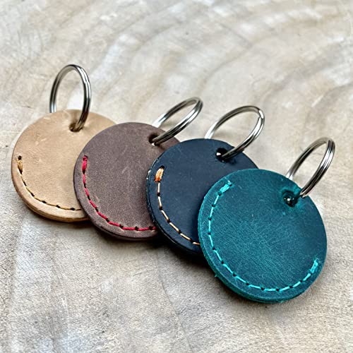 TICA Hundemarke Leder-Etui | Tassomarke Etui | Inklusive Prägung/Name bis 8 Buchstaben | Handmade by Manufactica®