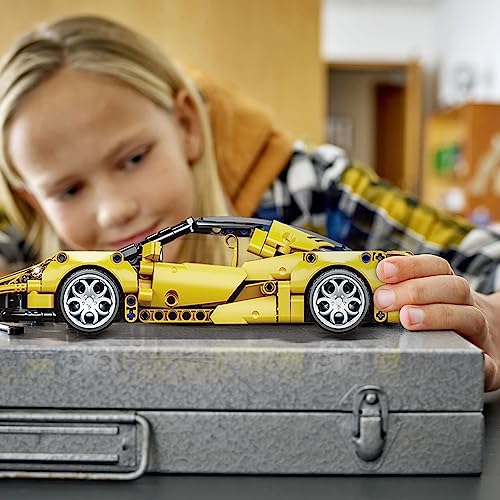 Nahaufnahme der Pull-Back-Feder im SIENON Sportwagen: Ermöglicht 5-7 Meter Reichweite auf glatten Böden