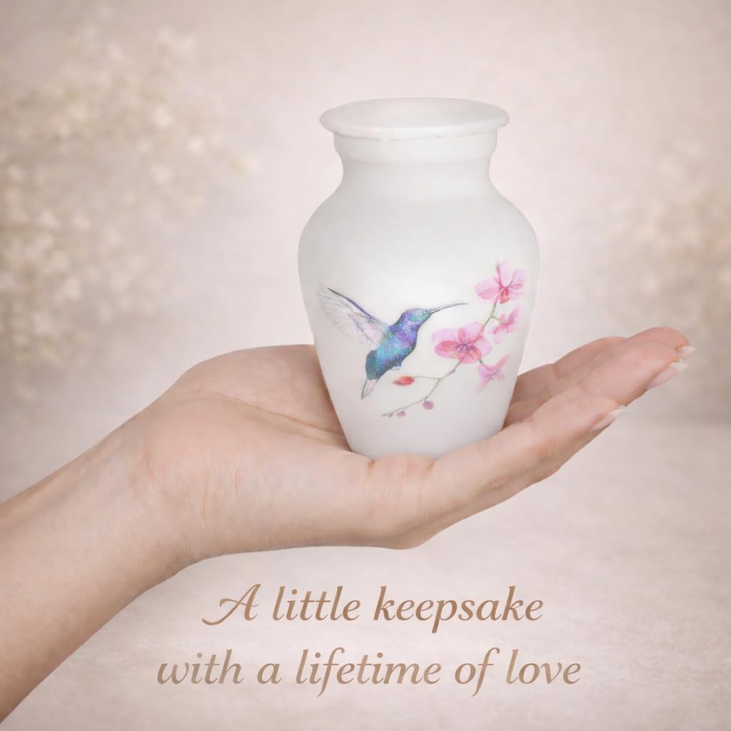 Pequeña urna de cremación de Recuerdo Divit Shilp con Estuche de Terciopelo | Elige Entre Colores únicos | Encantadora Mini Prenda metálica para Cenizas humanas. (Keepsake, Hummingbird White)
