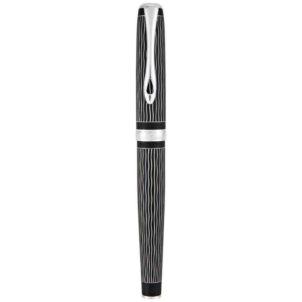 DIPLOMAT Excellence A+ / Wave Guillochiert Lapis Schwarz/Füllfederhalter/mit Geschenkbox/Füllhalter - M | Messinggehäuse, Soft-Sliding-Click-Kappe, Konverter und zwei blaue Tintenpatronen im Schuberetui
