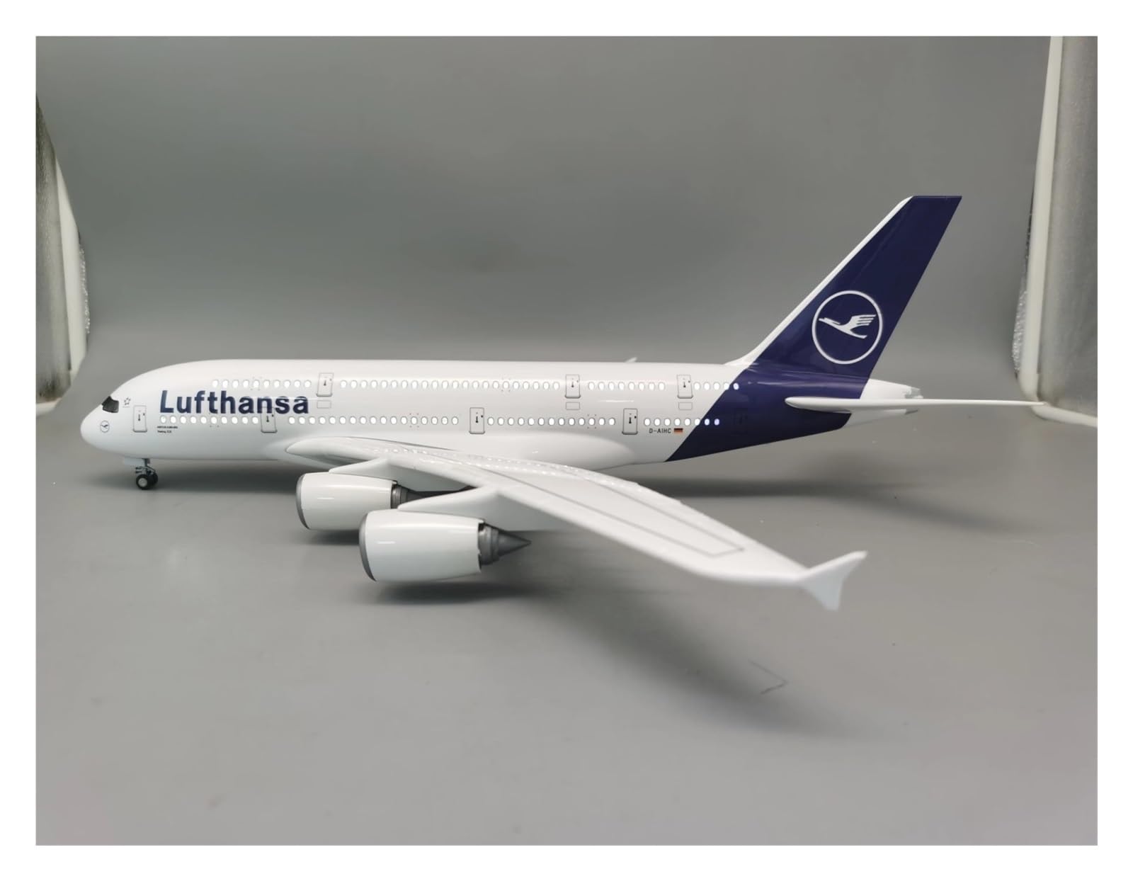Feng Shui， Odlewany metalowy samolot w skali 1/160 do samolotu A380 Lufthansa Model linii lotniczych Lufthansa Kolekcja lekkich samolotów z żywicyMalowanie modeli komputerów stacjonarnych Airbus do
