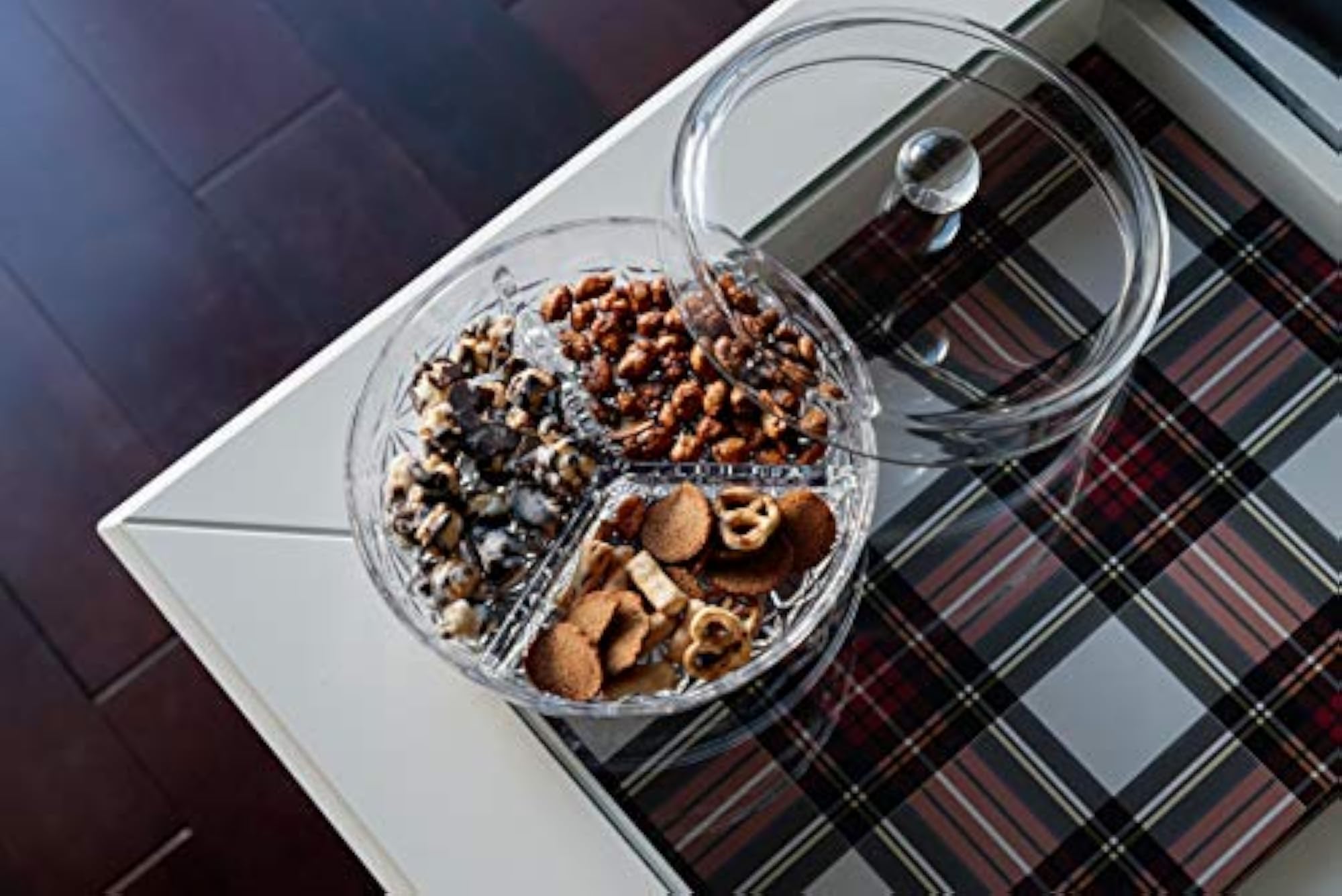 3-Section Round Snack and Condiment Tray With Cover
