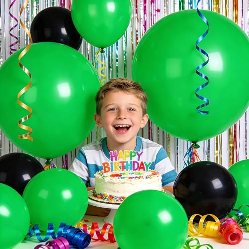 Image of 32Pcs Green Big Balloons 18 Inch, Round Large Latex Party Balloons for Birthday Wedding Decorations. (dark green)