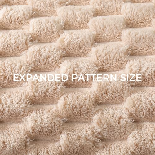 Whale Flotilla Kuscheldecke Flauschige Decke mit 3D-Jacquard-Muster, Exquisite und Warme Wohndecke Sofadecke für Ganzjahreszeiten, 130x150 cm, Camel