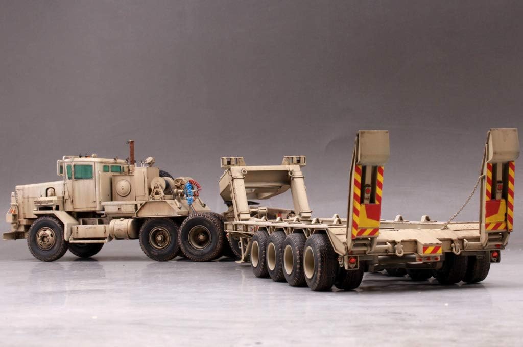 Hobby Boss 85519 1/35 Fighting Vehicle Series US Army M911 Tank Carrier with M747 Heavy Equipment Semi-Trailer Plastic Model