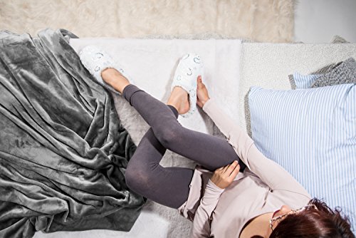 Heavenly Heart Womens White Cozy Plush Slip On House Slippers Size 73