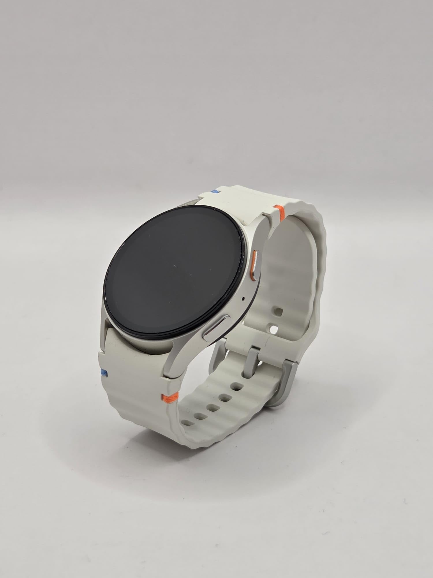 Reloj inteligente SAMSUNG Galaxy Watch7 Bluetooth 40 mm Crema