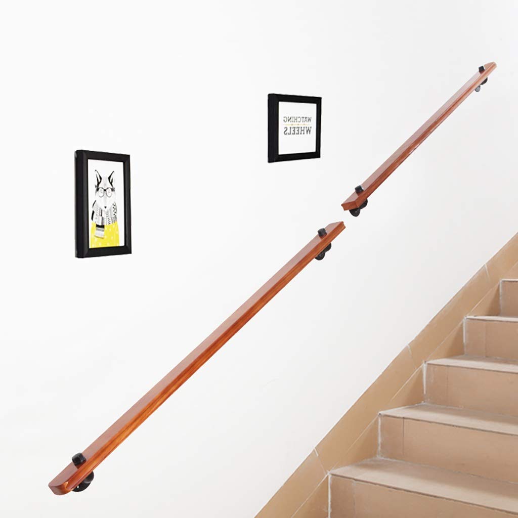 Rampe d'escalier en bois pour sécuriser le couloir de la maison et protéger la famille