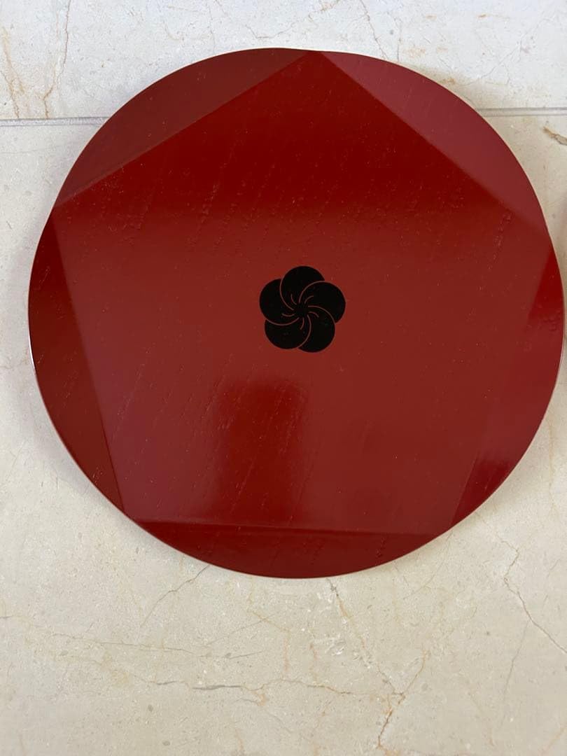 Amazon.co.jp: 象彦 梅形盆 赤黒八角形漆器 盆 2点セット : Home & Kitchen