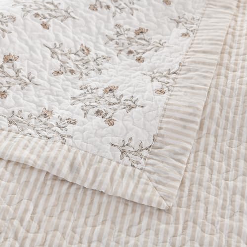 Image of 100% Cotton Quilt Set Queen Size, Queen Quilt, Floral Striped Reversible Botanical Quilted Bedspread Lightweight Comforter Bedding Set for Queen Bed, 3pcs, White /Light Camel /Gray