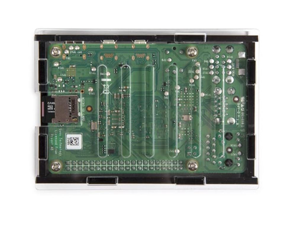 Whadda Starter kit Raspberry Pi 4 (4 GB) con custodia di raffreddamento, set completo per progetti Raspberry Pi 4 con MicroSD da 32 GB, Gigabit Ethernet, HDMI 4K, Bluetooth 5.0 e supporto PoE, impara