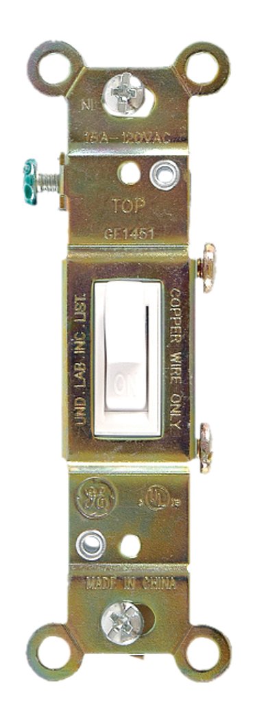Snapklik.com : GE 54860 Single Pole Grounding Toggle Switch