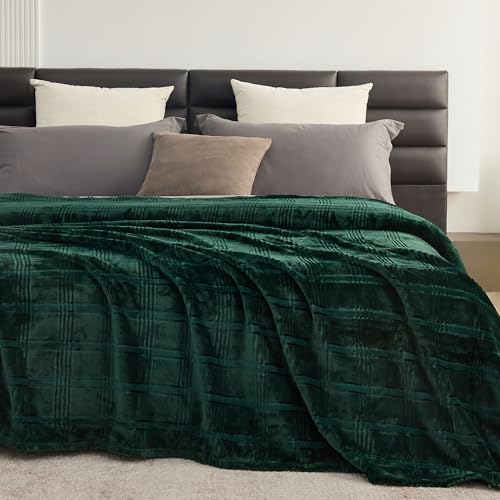 Oversized King Fleece Blanket 120x120 Inches, Seamless Soft Cozy 3D Jacquard Flannel Blanket 10'x10' Extra Large for Bed, Sofa, Couch, Travel & Camping, California King Throw, Forest Green