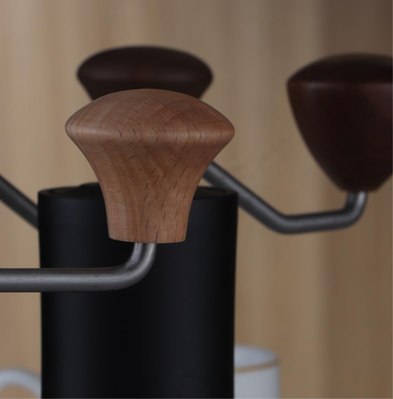 Podróżny Młynek do Kawy Ręczny Młynek Do Kawy Ze Stożkowym Żarnem Stali Nierdzewnej O Regulowanym Mieleniu Ręcznie Mielony Ziaren Kompaktowy Espresso(Blue,Silver)