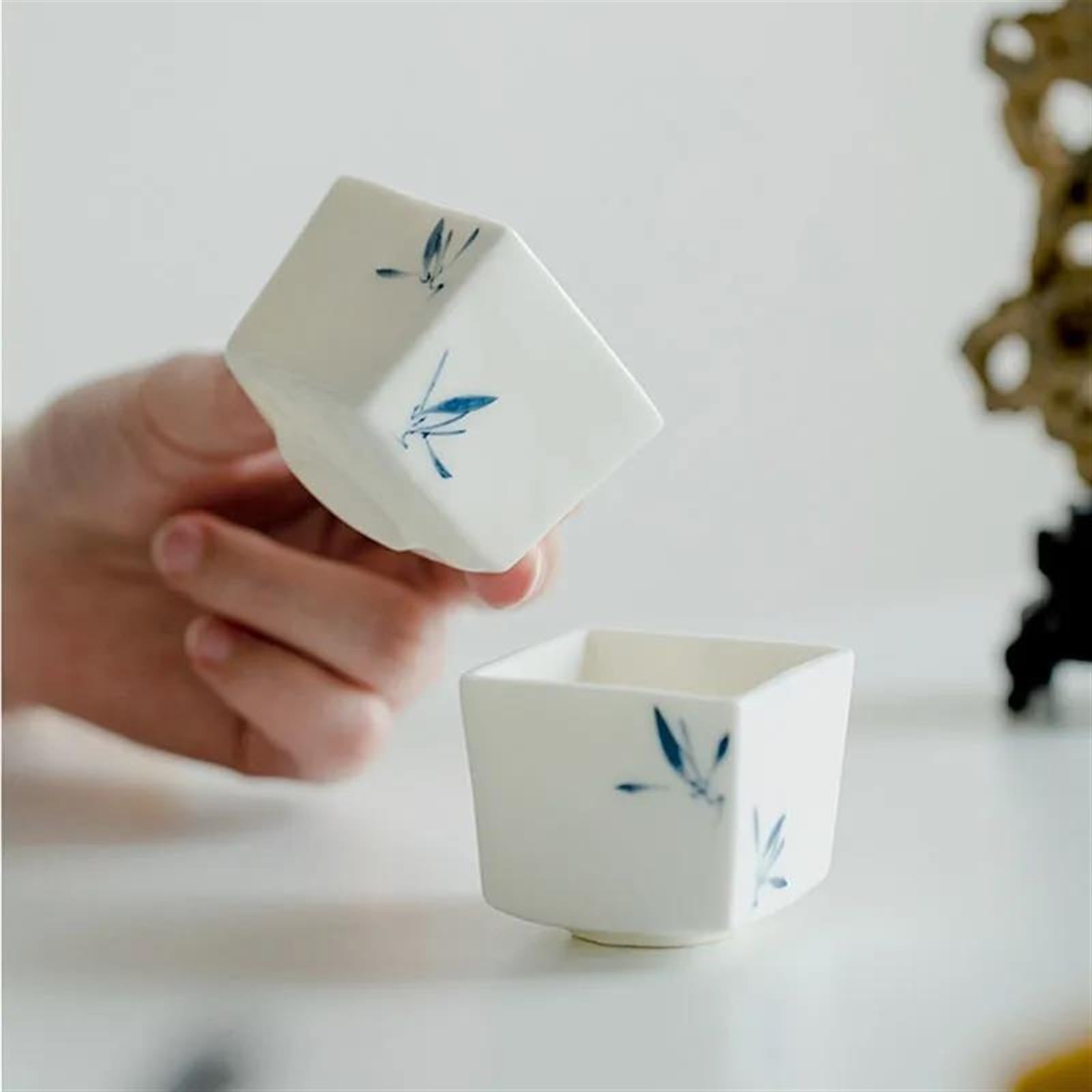 Teeservices 2-teilig/Set Kung-Fu-Teeservice 50 ml handbemalte Schmetterlingsorchidee Keramik-Teetasse Weißes Porzellan Quartett-Meistertasse Blütenblatttasse Teeschale Reise-T