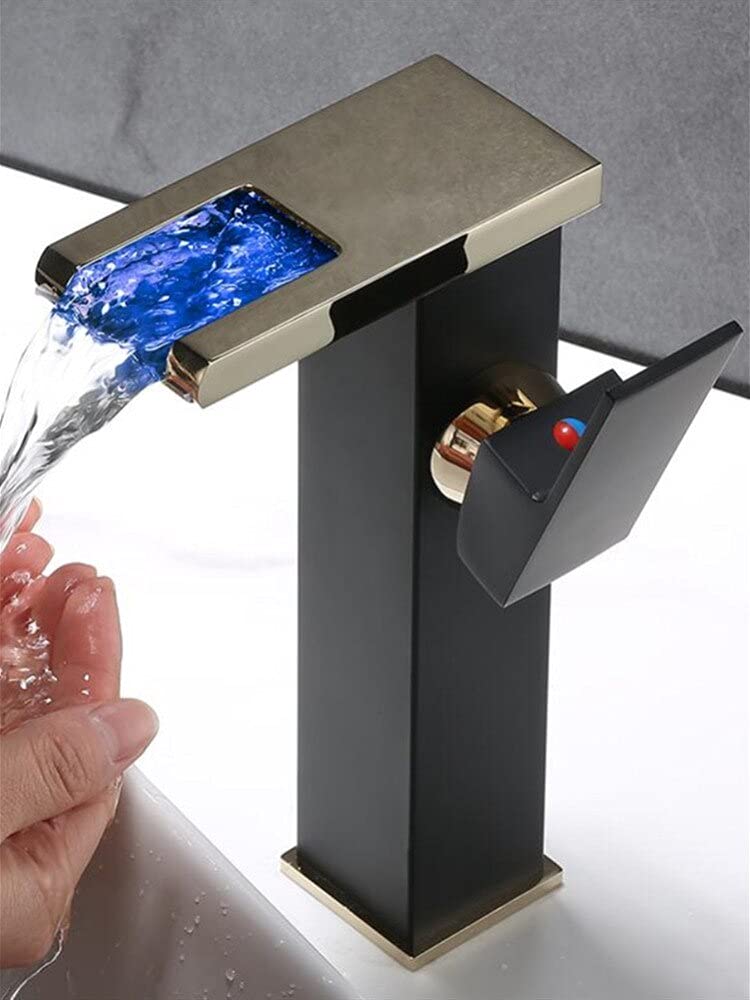 Mitigeur lavabo LED en laiton massif noir et or pour une salle de bain de prestige