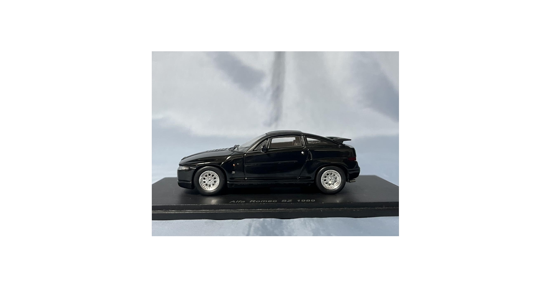 Amazon.co.jp: スパークモデル製アルファロメオ SZ 黒1989年1/43