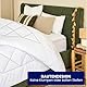 DREAMWAY Bettdecke 200x200 cm 4 Jahreszeiten – 2-teilige Steppdecke: 300gsm Ganzjahresdecke + 150gsm Sommerdecke – zusammenknöpfbar für Sommer, Winter & Übergang – Weiß