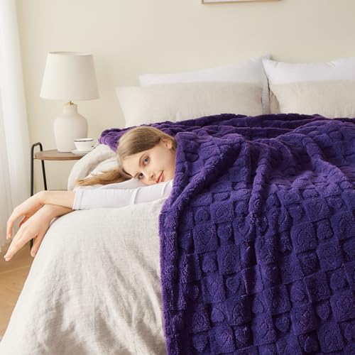 NEWCOSPLAY Super Soft King Blanket Purple Premium Silky Flannel Fleece 3D Heart Checkered Lightweight Bed Blanket All Season Use (Purple Heart, King(90"x110"))