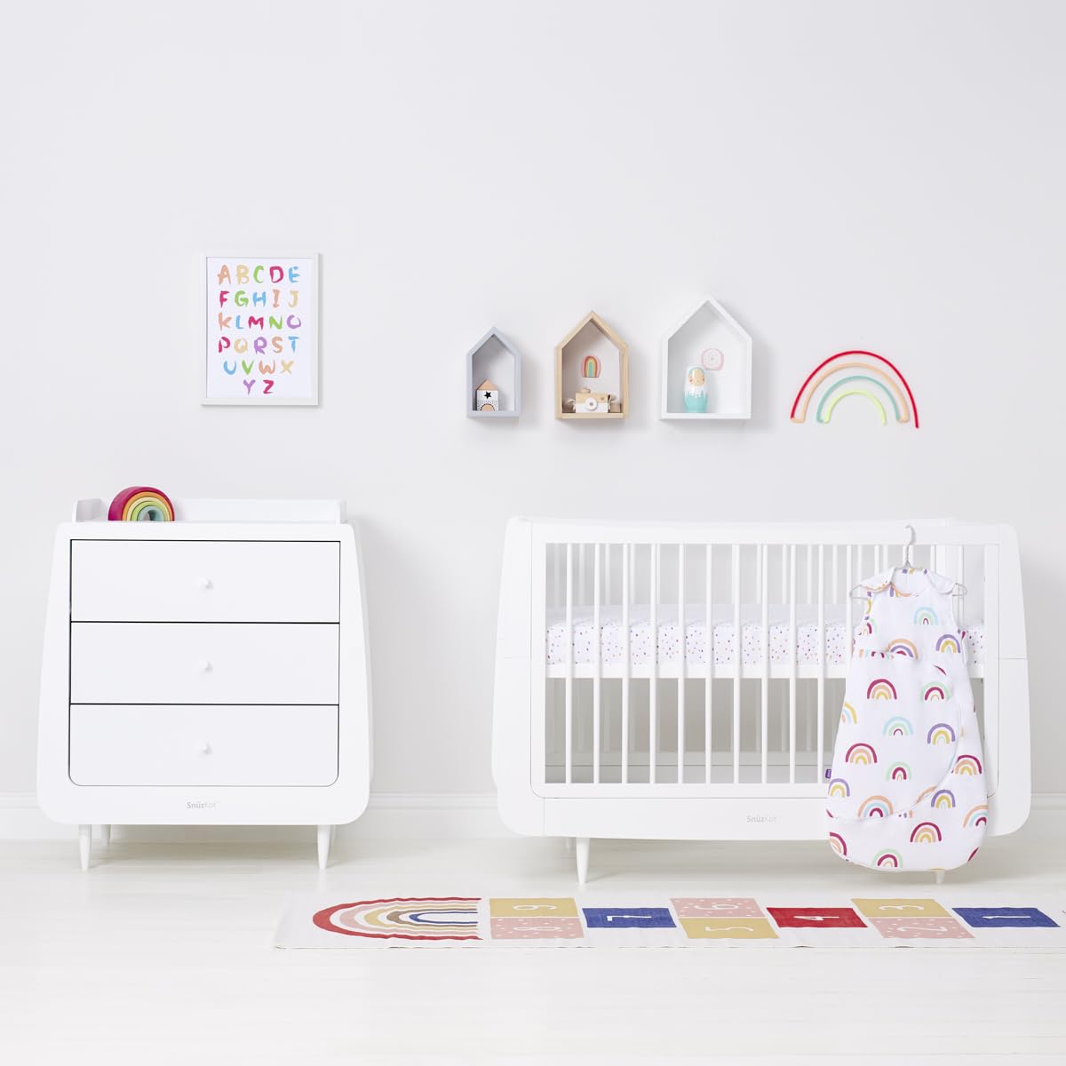 Snuz Saco de dormir para bebé con cremallera para cambiar pañales fácilmente, algodón súper suave, cumple con la norma de seguridad británica, arcoíris, 1 tog 6-18 meses