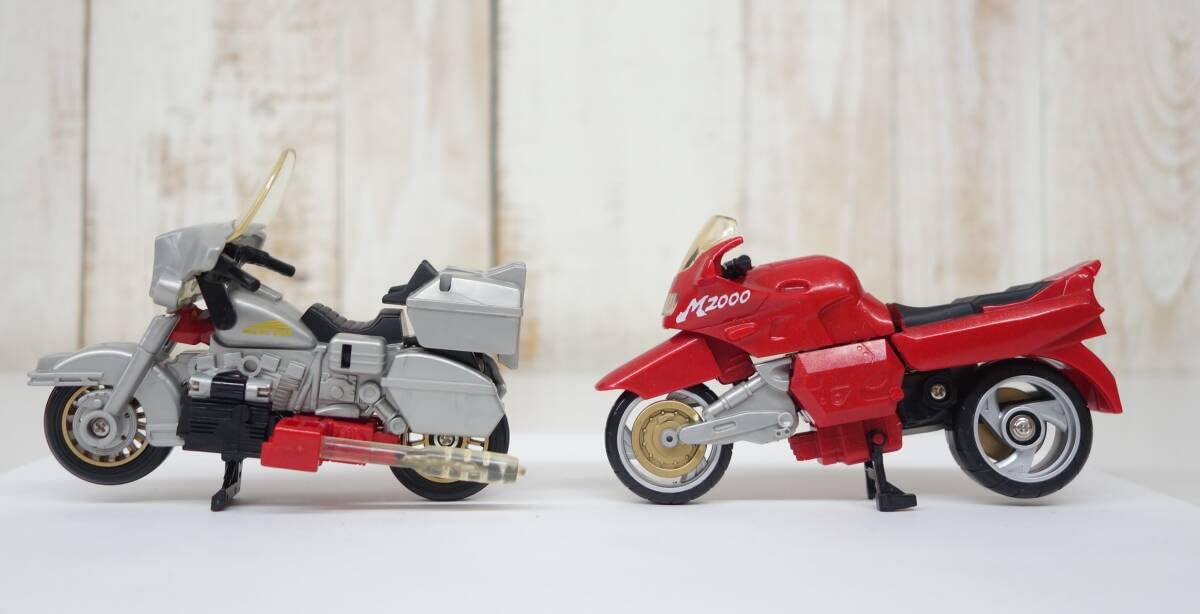 ミクロマン　レッドパワーズ　ミクロバイク　ロードバイソン Amazon.co.jp: コレクション ＊ ＊MICROMAN ミクロマン＊レッド