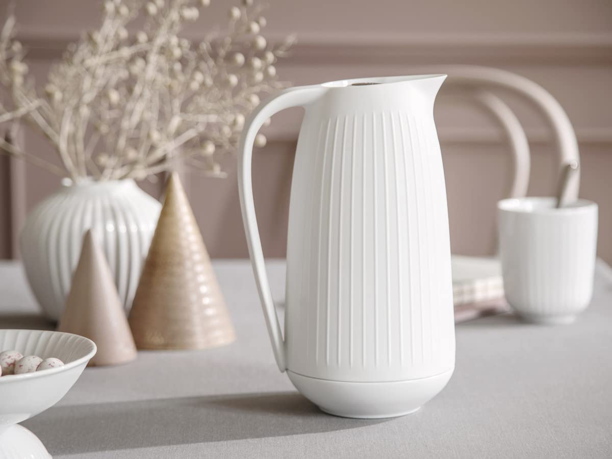 Jarra de vacío Kähler 1,0 l con función de botón Hammershøi para té y café, blanca