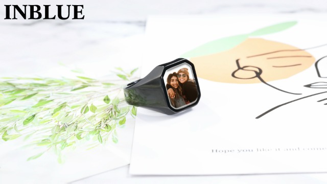 INBLUE Chevaliere Homme Bague Personnalisable Photo Cendres Anneau En Or Noir Nom Gravure En Acier Inoxydable Commémoratif Souvenir Bijoux Avec L'outil Entonnoir (Argent, Photo Couleur, Taille 57