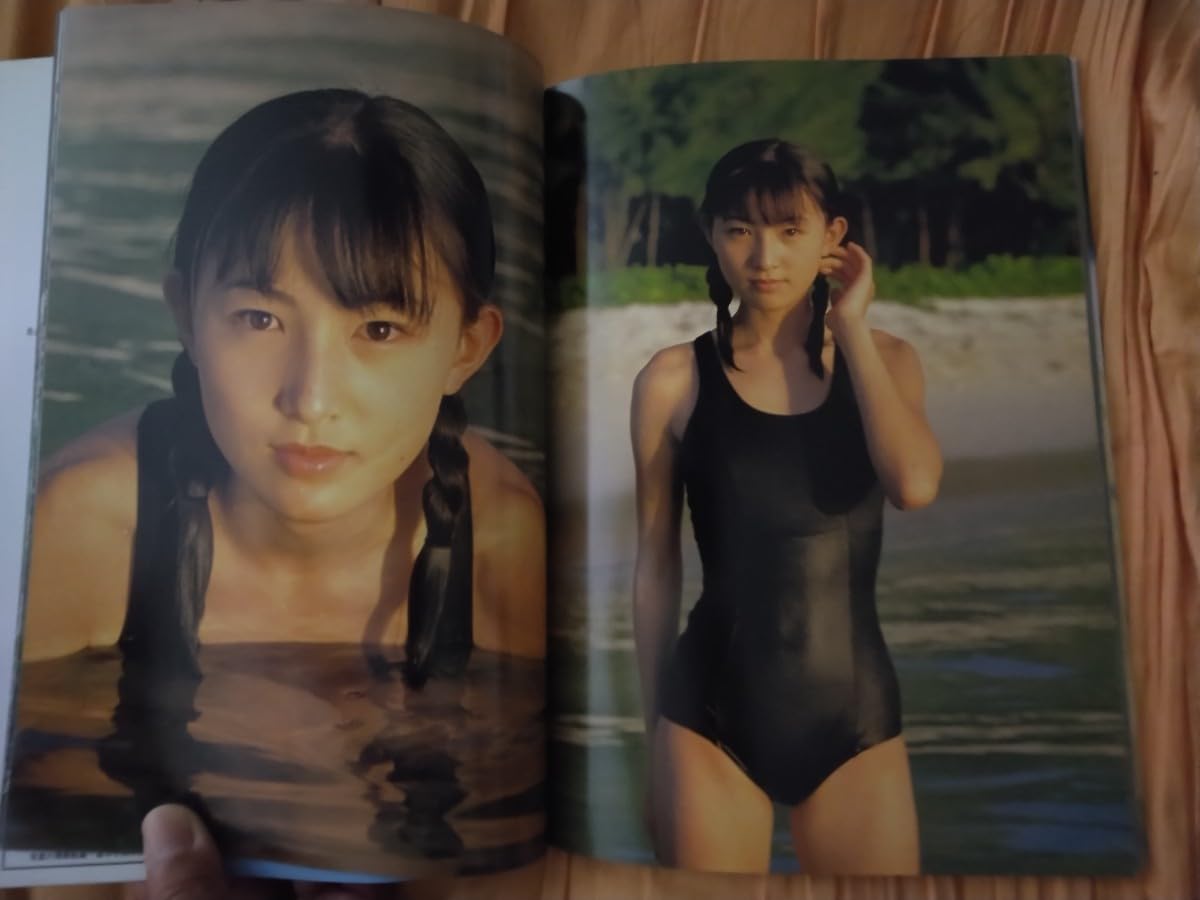 心交社ジュニアアイドル 浅田由里菜 Amazon.co.jp: ! サイン入り!! 激!? 超かわいい! 浅田由里菜 ファースト写真集 心交社 : 文房具・オフィス用品