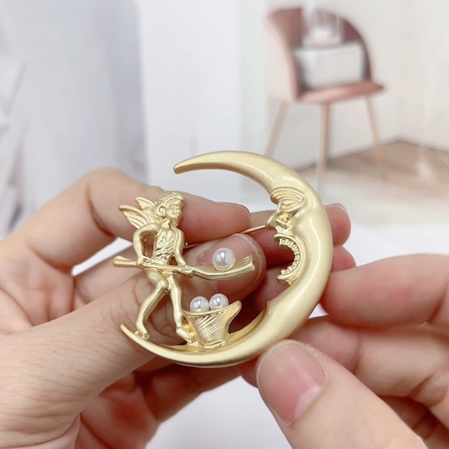 Amazon.com: Baroque Angel Fairy Feeding Moon Cresent Brooch Pin