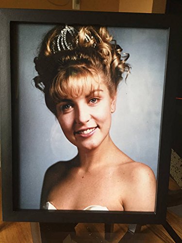 Laura Palmer "Home Coming PIcture" Framed Twin Peaks Collectible "Who Killed Laura Palmer" 8.5 x 11 Photo