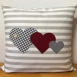 Ein Klassiker 1 Kissenhülle, Kissenbezug,Landhausstil Kissen *Herzen* grau/weiß gestreift mit grau/roten Herzen