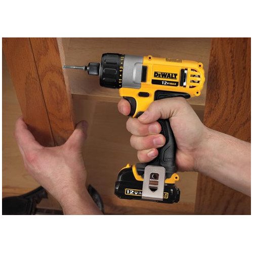 DEWALT DCF610S2R 12V MAX Cordless Lithium-Ion 1/4 in. Hex Chuck Screwdriver Kit (Renewed)
