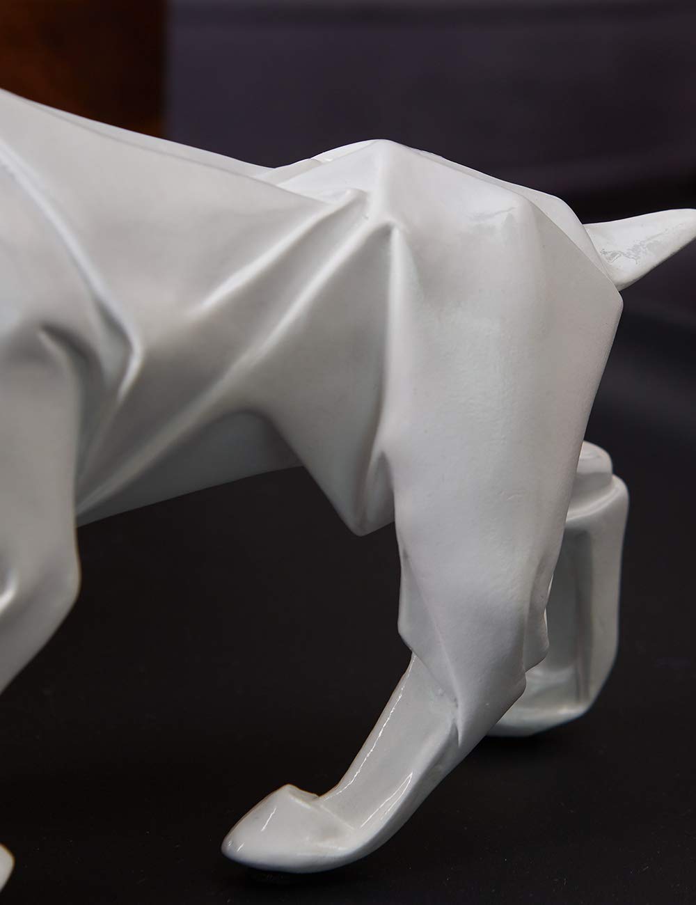 HAUCOZE Léopard Figurine Statue Dinosaur Sculpture Animal Décoration Moderne Cadeau Arts Maison Décor pour Salon Bureau Resine 22cm