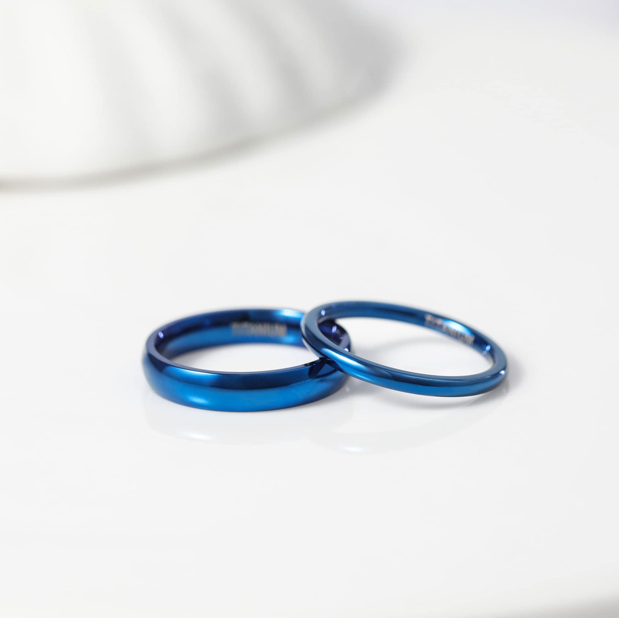 Zakk Anelli da uomo e donna in titanio blu sottile lucido anello di fidanzamento fedi nuziali 2mm 4mm