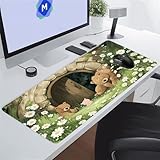 STABLE ET ANTIDÉPLISSANT : Le dessous en caoutchouc antidérapant empêche le tapis de souris de glisser sur votre bureau, même pendant les sessions de jeu intenses. Facile à nettoyer.