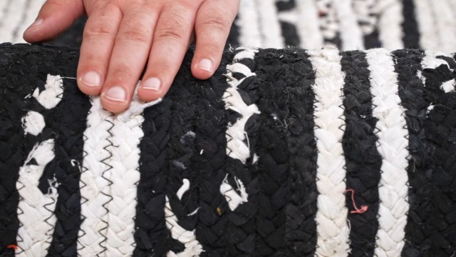 Tapete de área trenzado Unique Loom Braided Chindi miniatura 7
