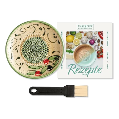 evergrate Keramikreibe im Motiv Duna mit Küchenpinsel und Rezeptheft