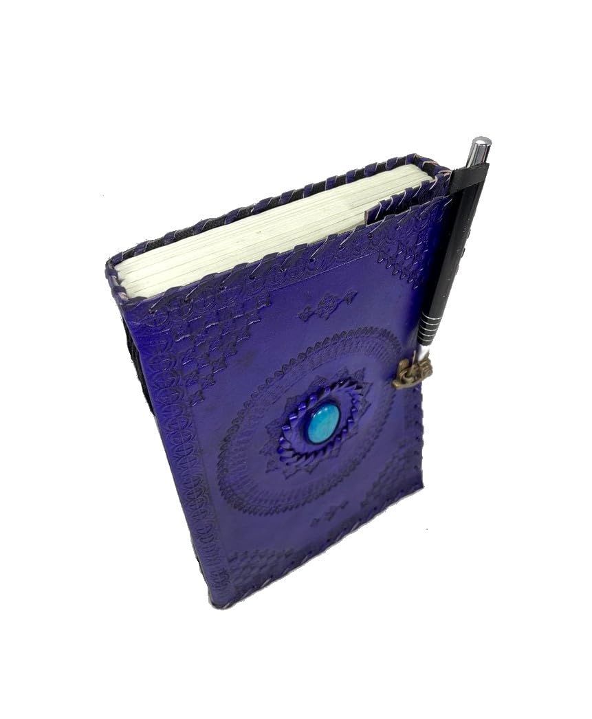 ROOGU Blue Eye [L] – Leder Notizbuch DIN B5 – Handmade in Indien – Violett mit Türkisstein – Skizzenbuch & Journal – 25x17,5 cm, Baumwollpapier, 200 Seiten
