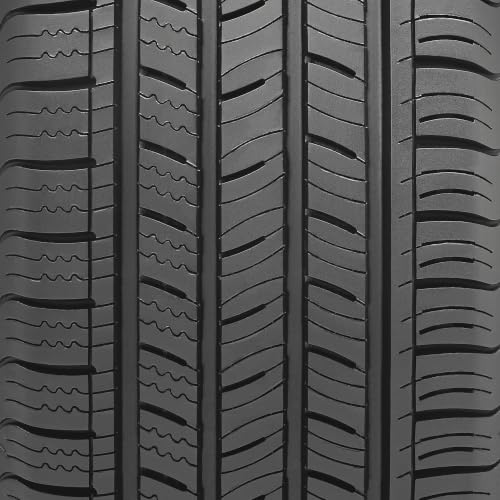 Kumho Solus TA11 All-Season Tire