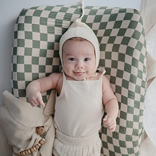mushie Extra Soft Muslin Fitted Changing Pad Cover (Roman Green) - Thumbnail 6