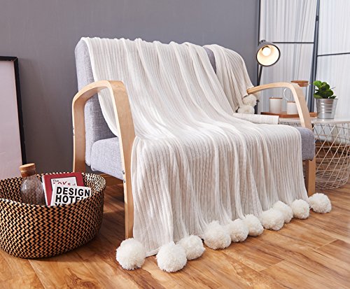 Amazon｜Zhiyuan ポンポンタッセル付きニット軽量ソファブランケット