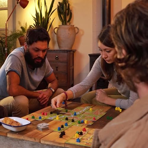 Asmodee - Carcassonne - Jeu de Société Moderne pour Enfants dès 7 Ans - 2 à 5 Joueurs - A Jouer en Famille - 35 Min - Niveau Facile - Construis Le Plateau de Jeu à Mesure - en Français